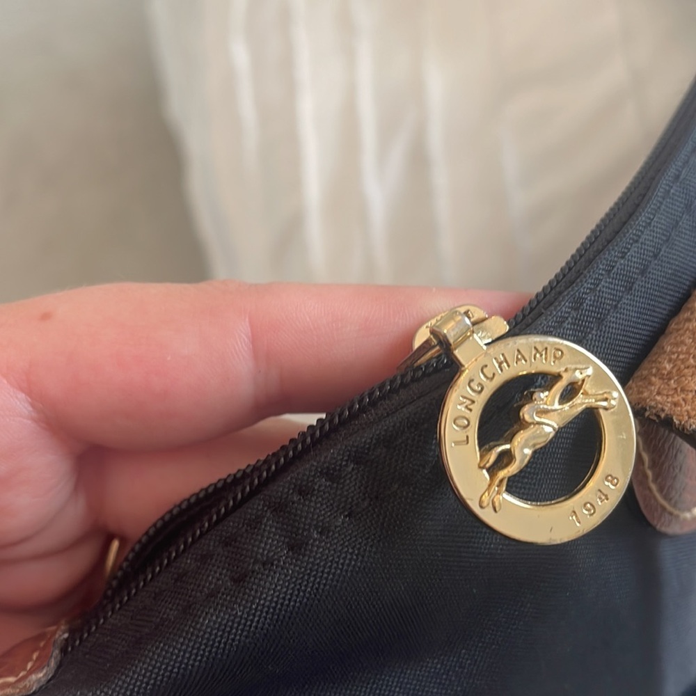 Black and tan longchamp tote - Picture 14 of 15